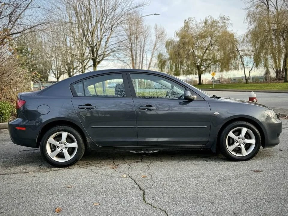 2005 Mazda Mazda 3 1st Gen - Image 5 of 10