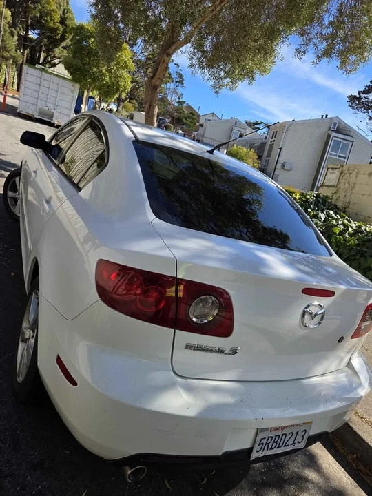 2005 Mazda Mazda 3 1st Gen - Image 2 of 2