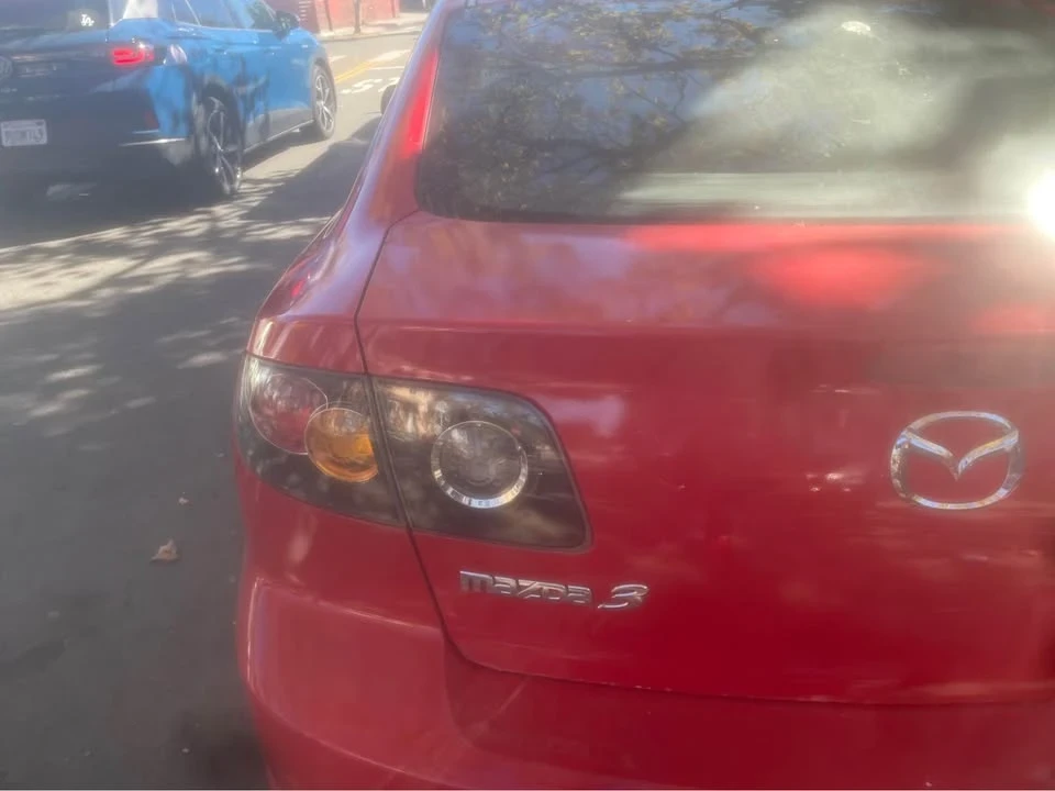 2005 Mazda Mazda 3 1st Gen - Image 9 of 12