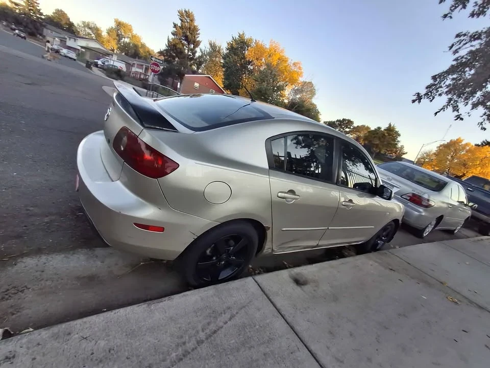 2005 Mazda Mazda 3 1st Gen - Image 3 of 10