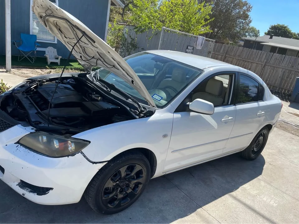 2005 Mazda Mazda 3 1st Gen - Image 3 of 4