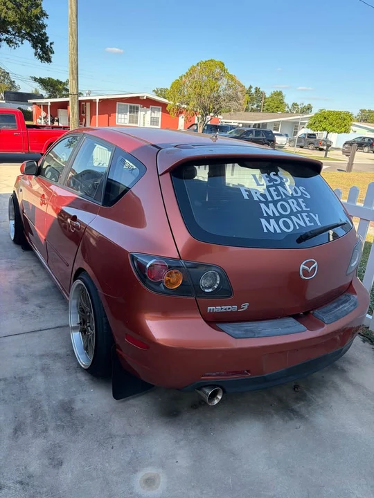 2005 Mazda Mazda 3 1st Gen - Image 3 of 11