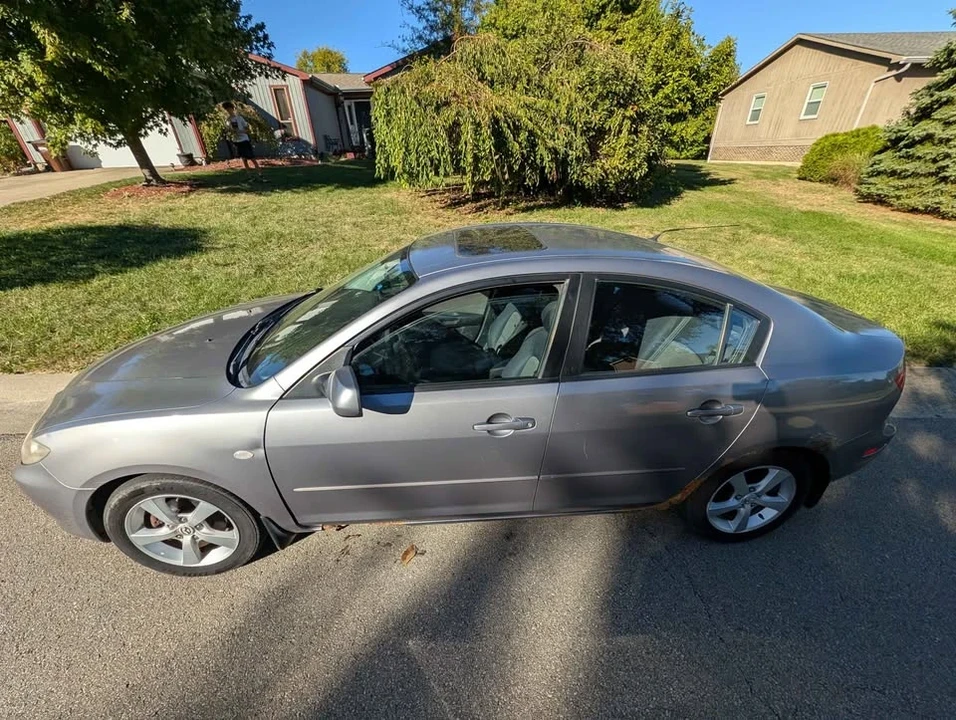 2005 Mazda Mazda 3 1st Gen - Image 17 of 18