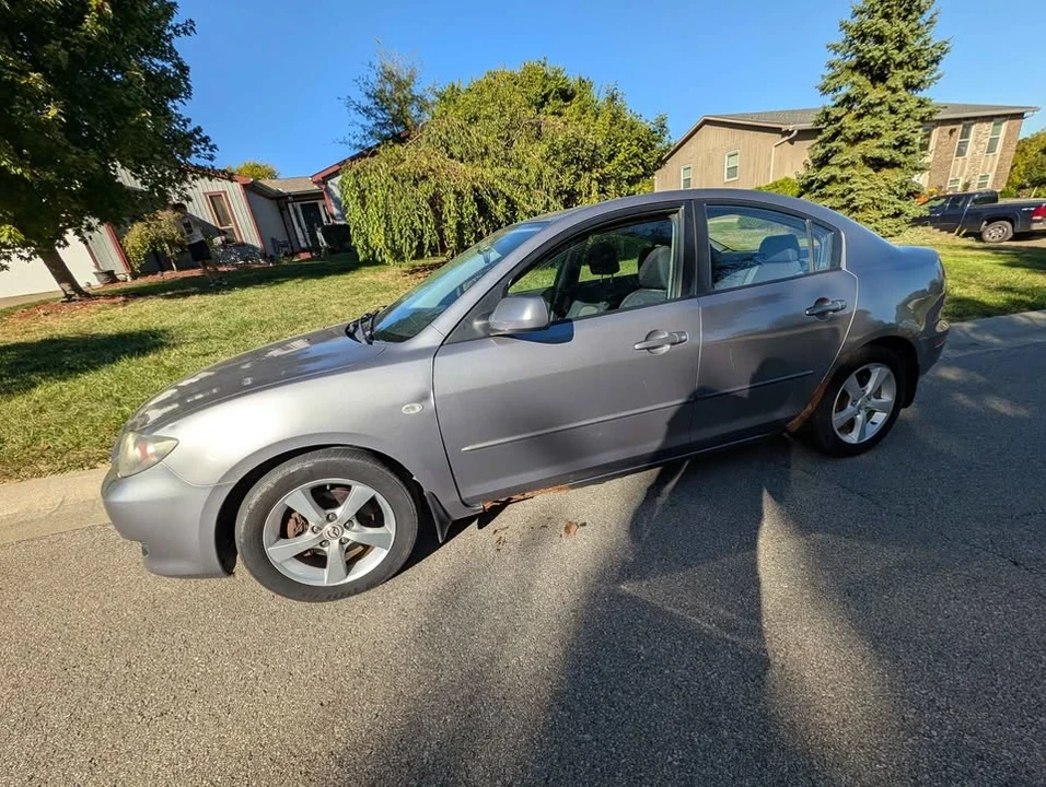 2005 Mazda Mazda 3 1st Gen - Image 2 of 18