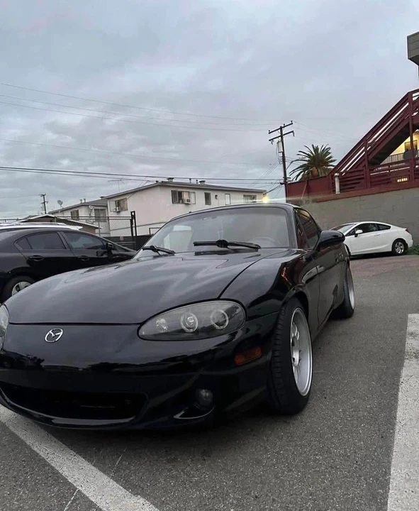 2005 Mazda NB MX-5 Miata - Image 2 of 3