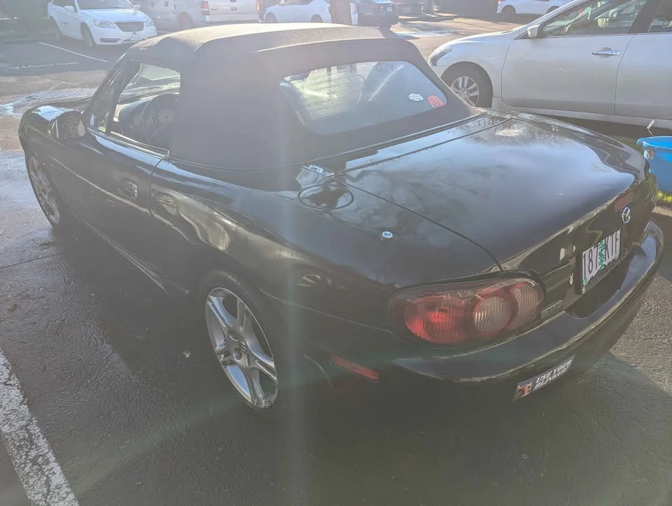 2005 Mazda NB MX-5 Miata - Image 4 of 17