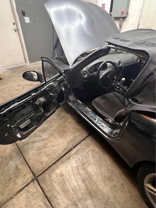 2005 Mazda NB MX-5 Miata - Image 4 of 5