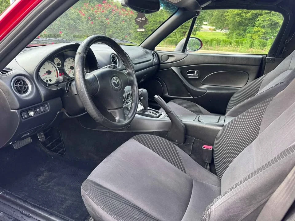 2005 Mazda NB MX-5 Miata - Image 4 of 13