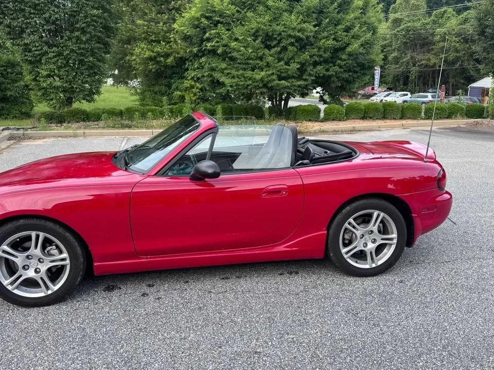 2005 Mazda NB MX-5 Miata - Image 10 of 13