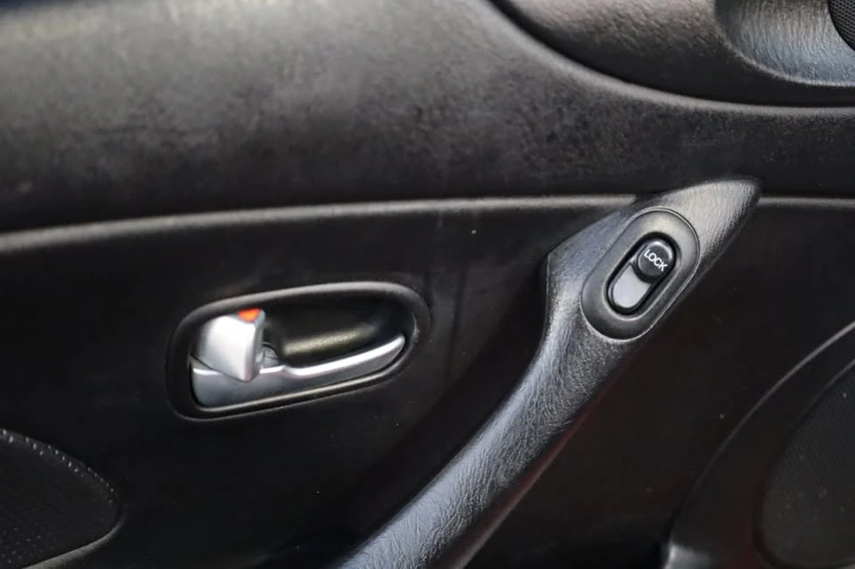 2005 Mazda NB MX-5 Miata - Image 17 of 19