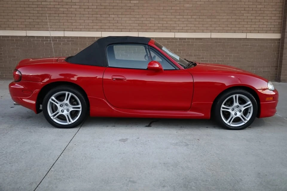 2005 Mazda NB MX-5 Miata - Image 2 of 19