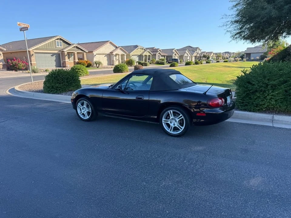 2005 Mazda NB MX-5 Miata - Image 10 of 12