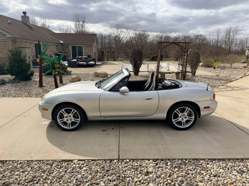 2005 Mazda NB MX-5 Miata - Image 2 of 20