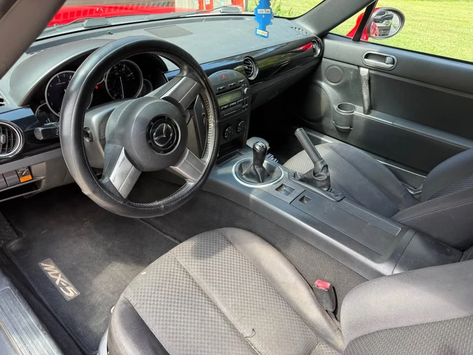 2005 Mazda NC MX-5 Miata - Image 7 of 8