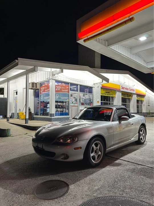 2005 Mazda NB MX-5 Miata - Image 5 of 8