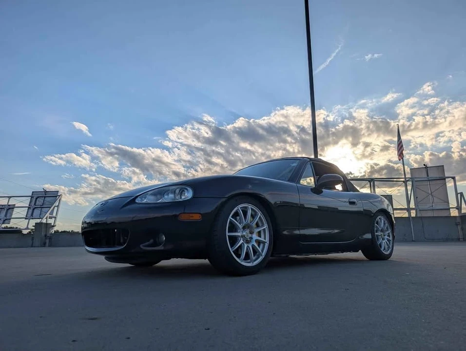 2005 Mazda NB MX-5 Miata - Image 4 of 10