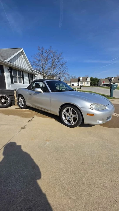 2005 Mazda NB MX-5 Miata - Image 2 of 18