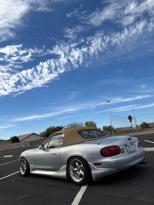 2005 Mazda NB MX-5 Miata - Image 4 of 17