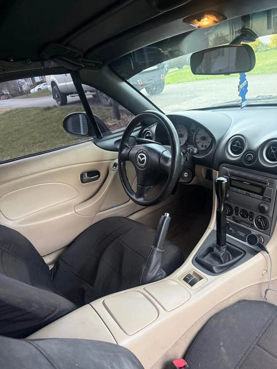2005 Mazda NB MX-5 Miata - Image 7 of 11