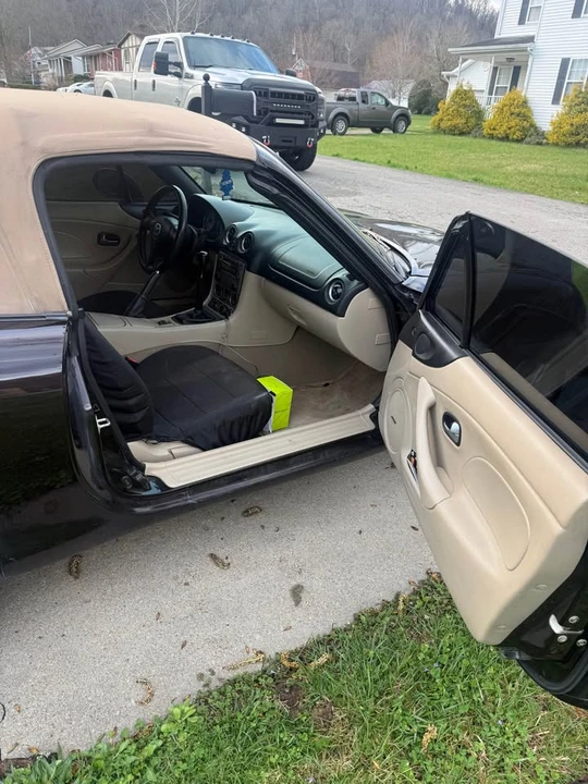 2005 Mazda NB MX-5 Miata - Image 5 of 11