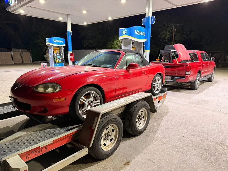 2005 Mazda NB MX-5 Miata - Image 2 of 13