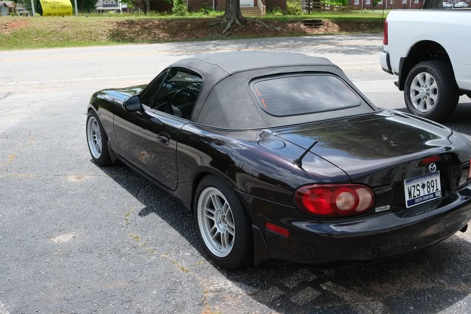 2005 Mazda NB MX-5 Miata - Image 2 of 10