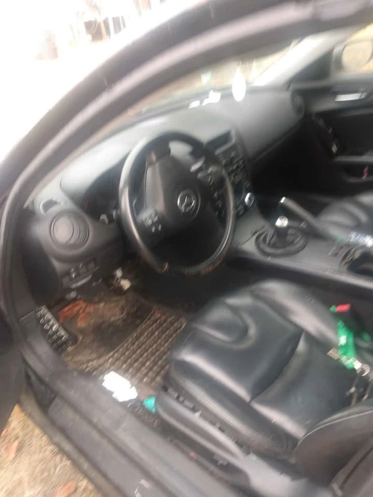 2005 Mazda RX-8 1st Gen - Image 2 of 4