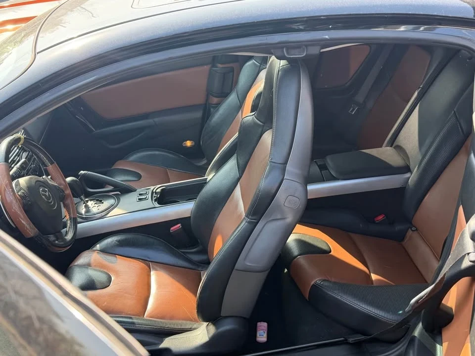 2005 Mazda RX-8 1st Gen - Image 2 of 3