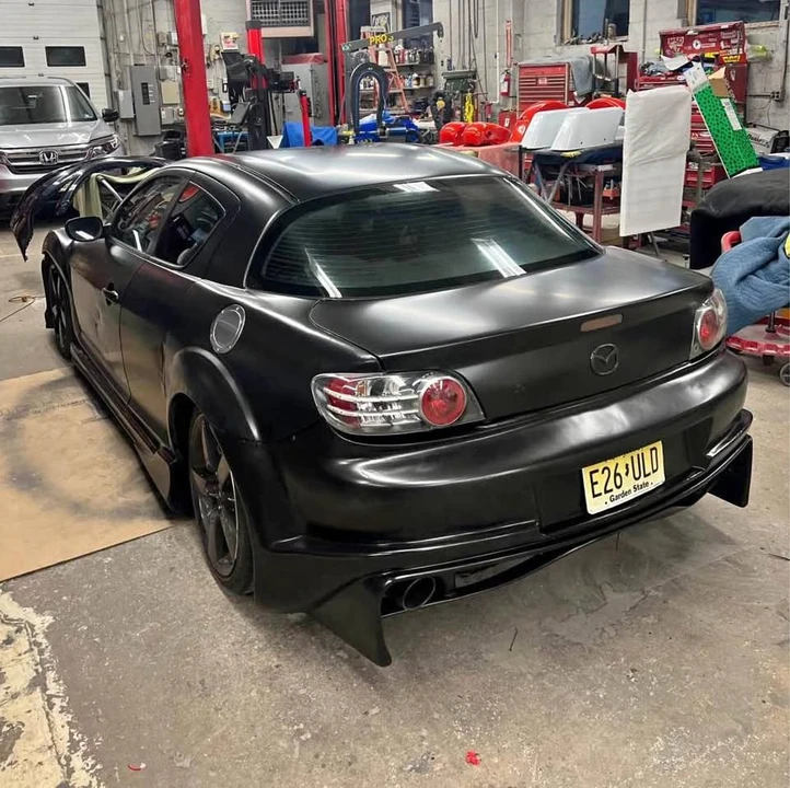 2005 Mazda RX-8 1st Gen - Image 2 of 5