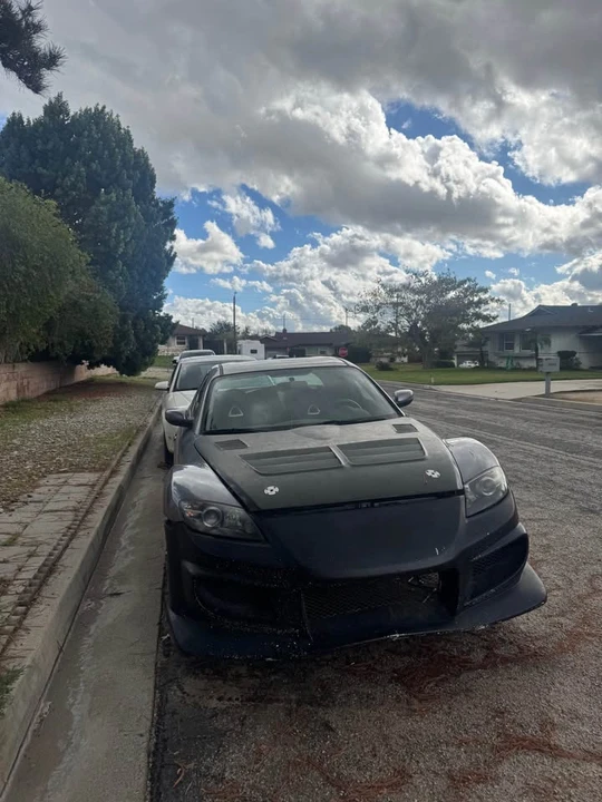 2005 Mazda RX-8 1st Gen - Image 2 of 3