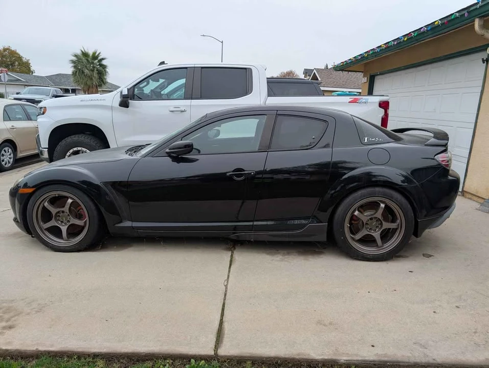 2005 Mazda RX-8 1st Gen - Image 2 of 3