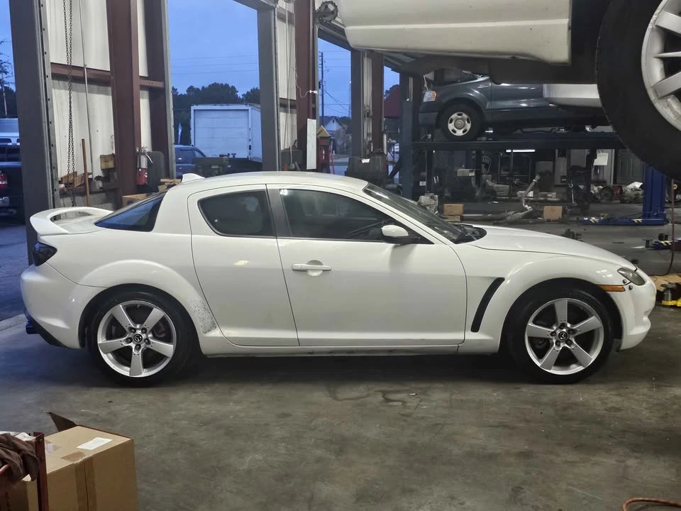 2005 Mazda RX-8 1st Gen - Image 10 of 11