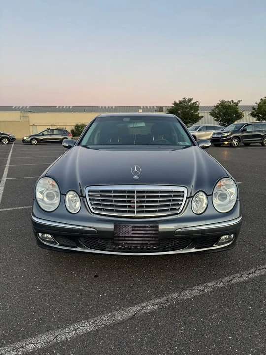 2005 Mercedes-Benz W211 E-Class - Image 2 of 12
