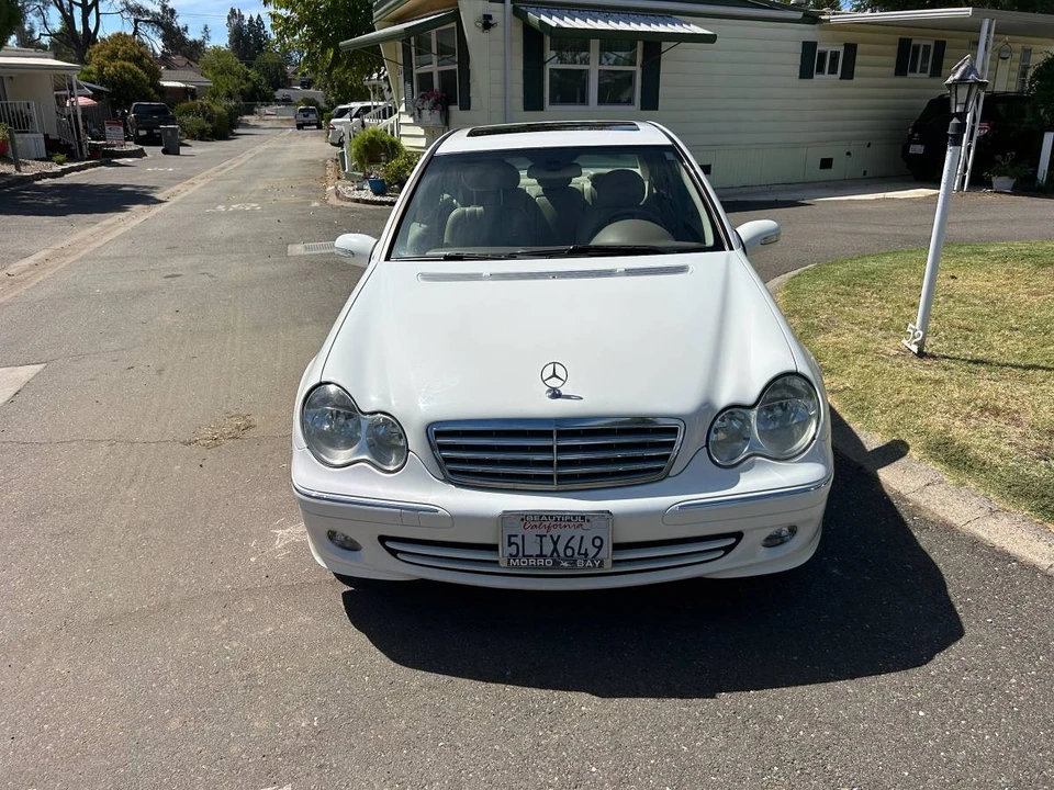 2005 Mercedes-Benz W203 C-Class - Image 2 of 15