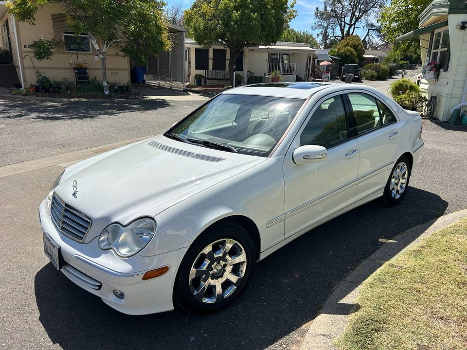 2005 Mercedes-Benz W203 C-Class - Image 3 of 15