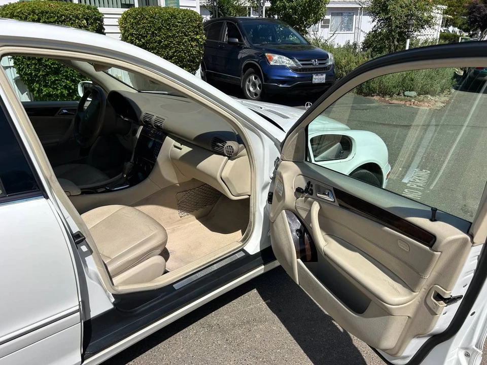 2005 Mercedes-Benz W203 C-Class - Image 8 of 15