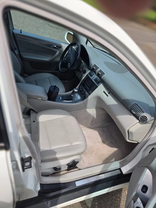 2005 Mercedes-Benz W203 C-Class - Image 9 of 13