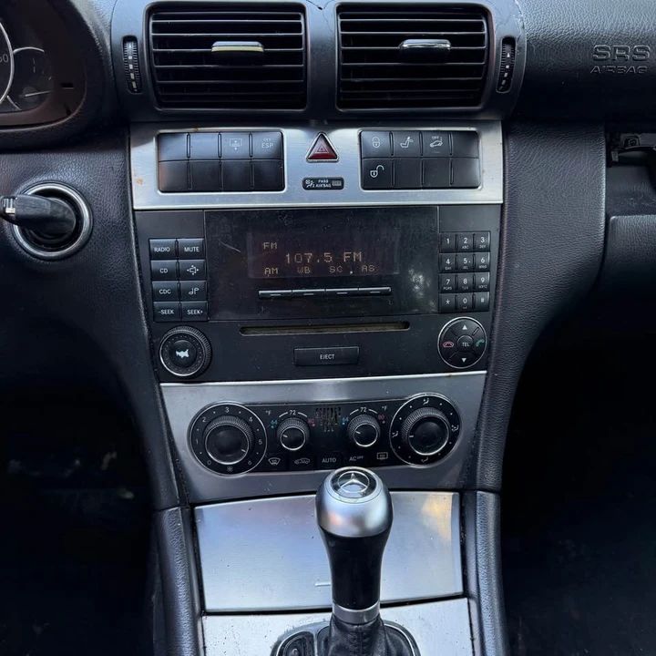 2005 Mercedes-Benz W203 C-Class - Image 11 of 12