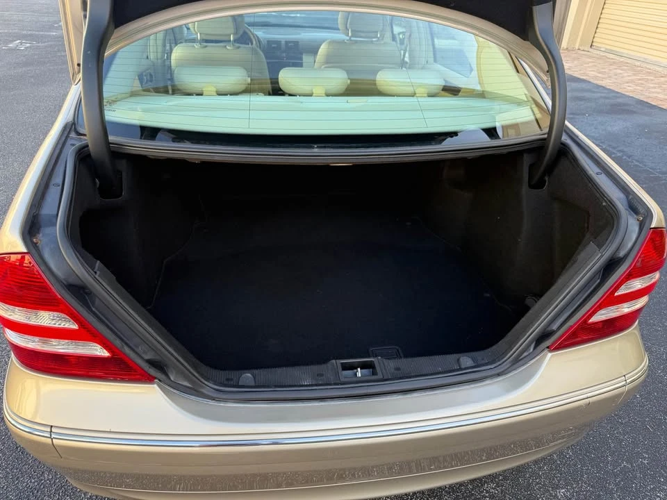 2005 Mercedes-Benz W203 C-Class - Image 17 of 19