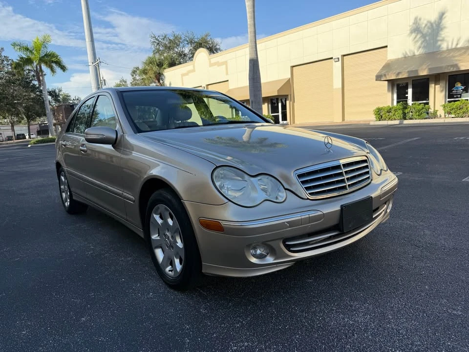 2005 Mercedes-Benz W203 C-Class - Image 12 of 19