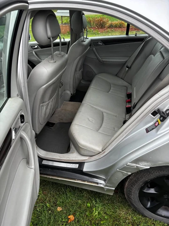 2005 Mercedes-Benz W203 C-Class - Image 11 of 16