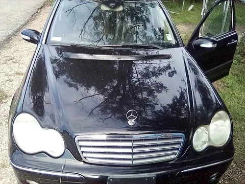 2005 Mercedes-Benz C-Class C 240 4MATIC Sedan