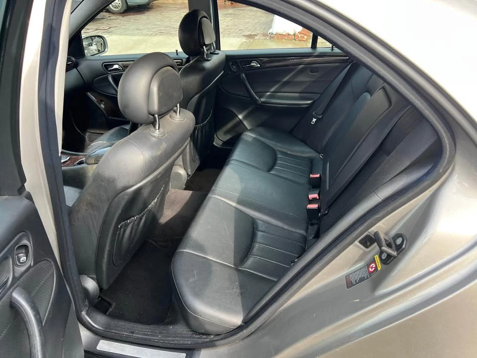 2005 Mercedes-Benz W203 C-Class - Image 11 of 16