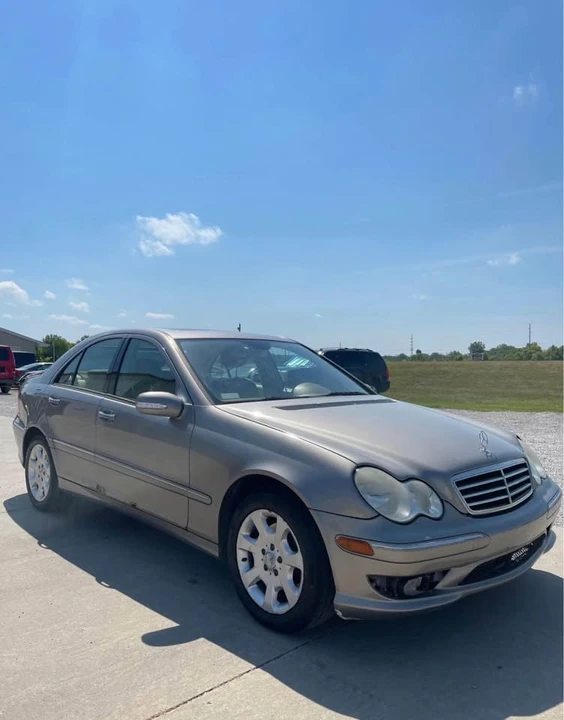 2005 Mercedes-Benz W203 C-Class - Image 2 of 18