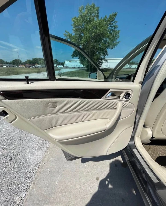 2005 Mercedes-Benz W203 C-Class - Image 12 of 18