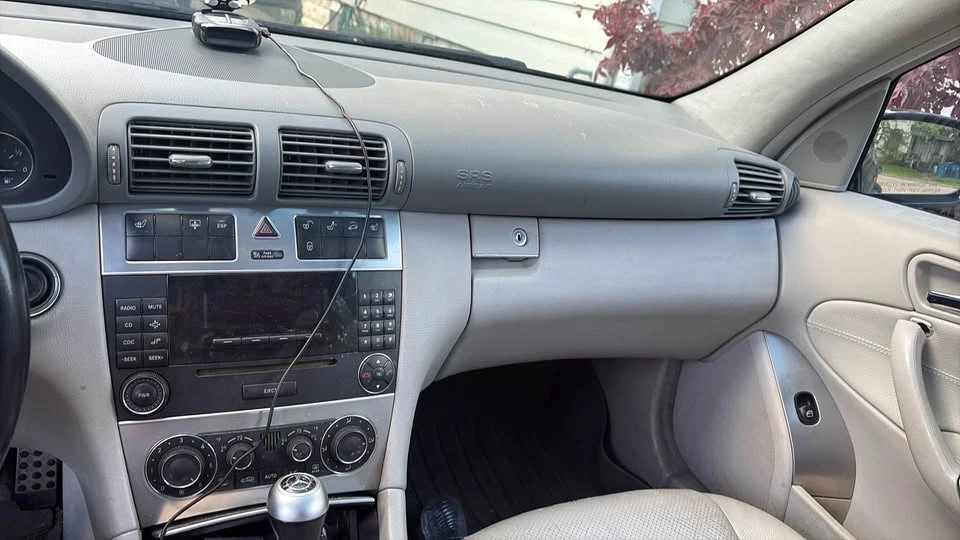2005 Mercedes-Benz W203 C-Class - Image 16 of 20