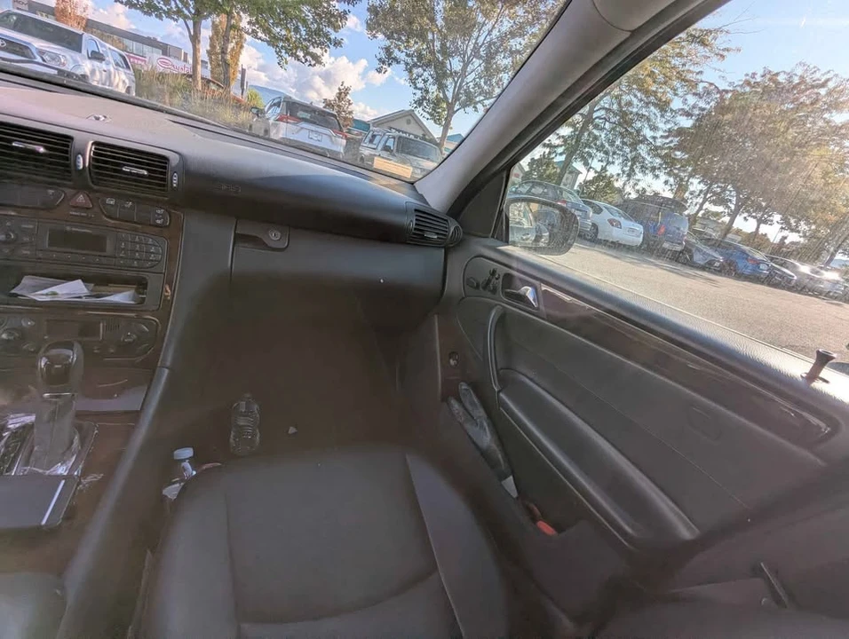 2005 Mercedes-Benz W203 C-Class - Image 13 of 16
