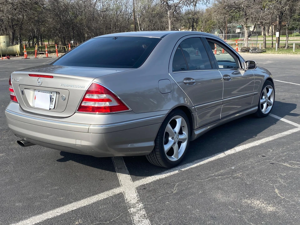 2005 Mercedes-Benz W203 C-Class - Image 14 of 31