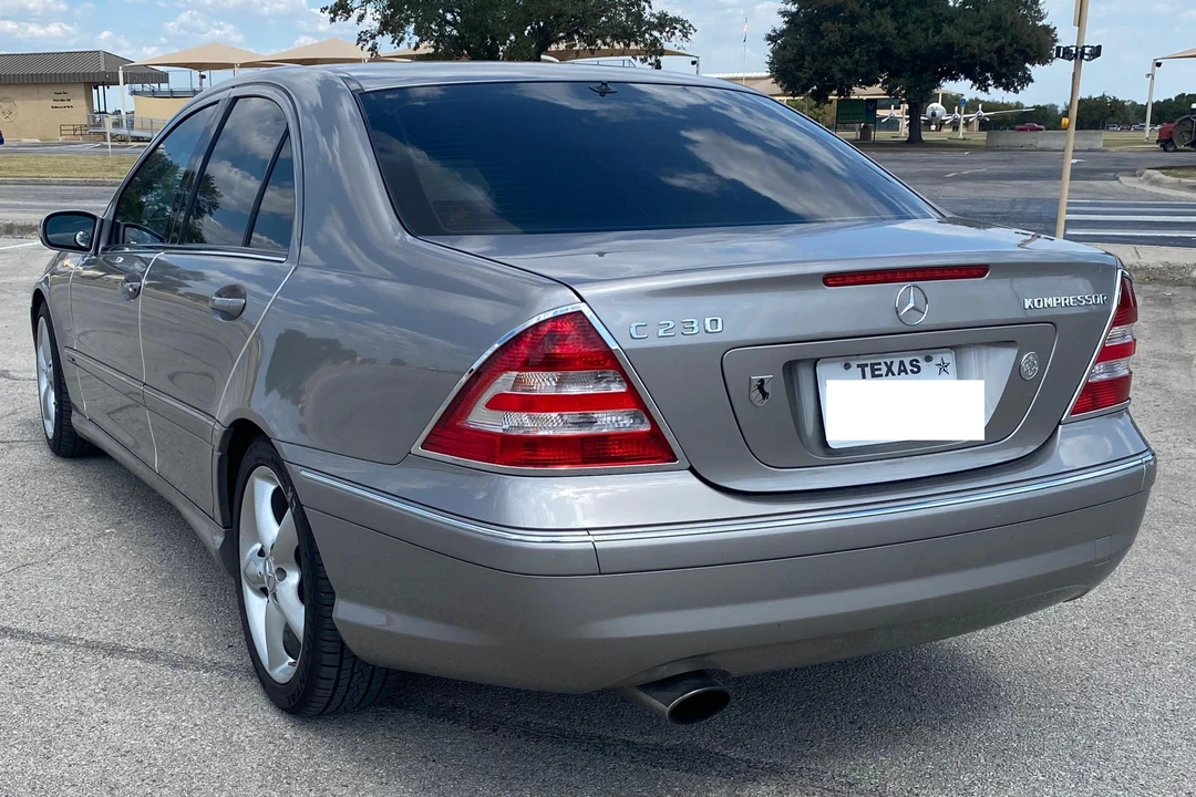 2005 Mercedes-Benz W203 C-Class - Image 11 of 31