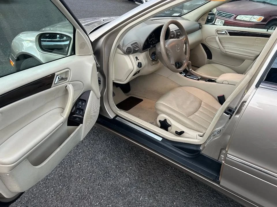 2005 Mercedes-Benz W203 C-Class - Image 10 of 13